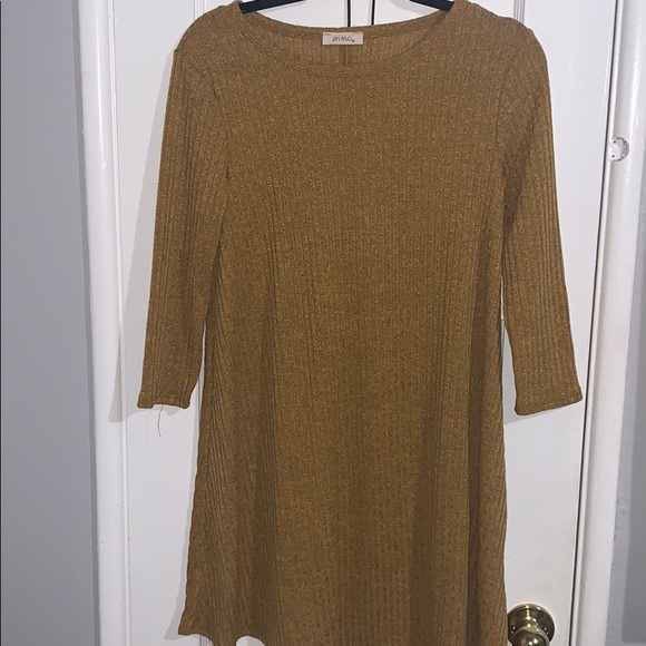 Dresses & Skirts - Midi Dress Dresses & Skirts - Midi Dress